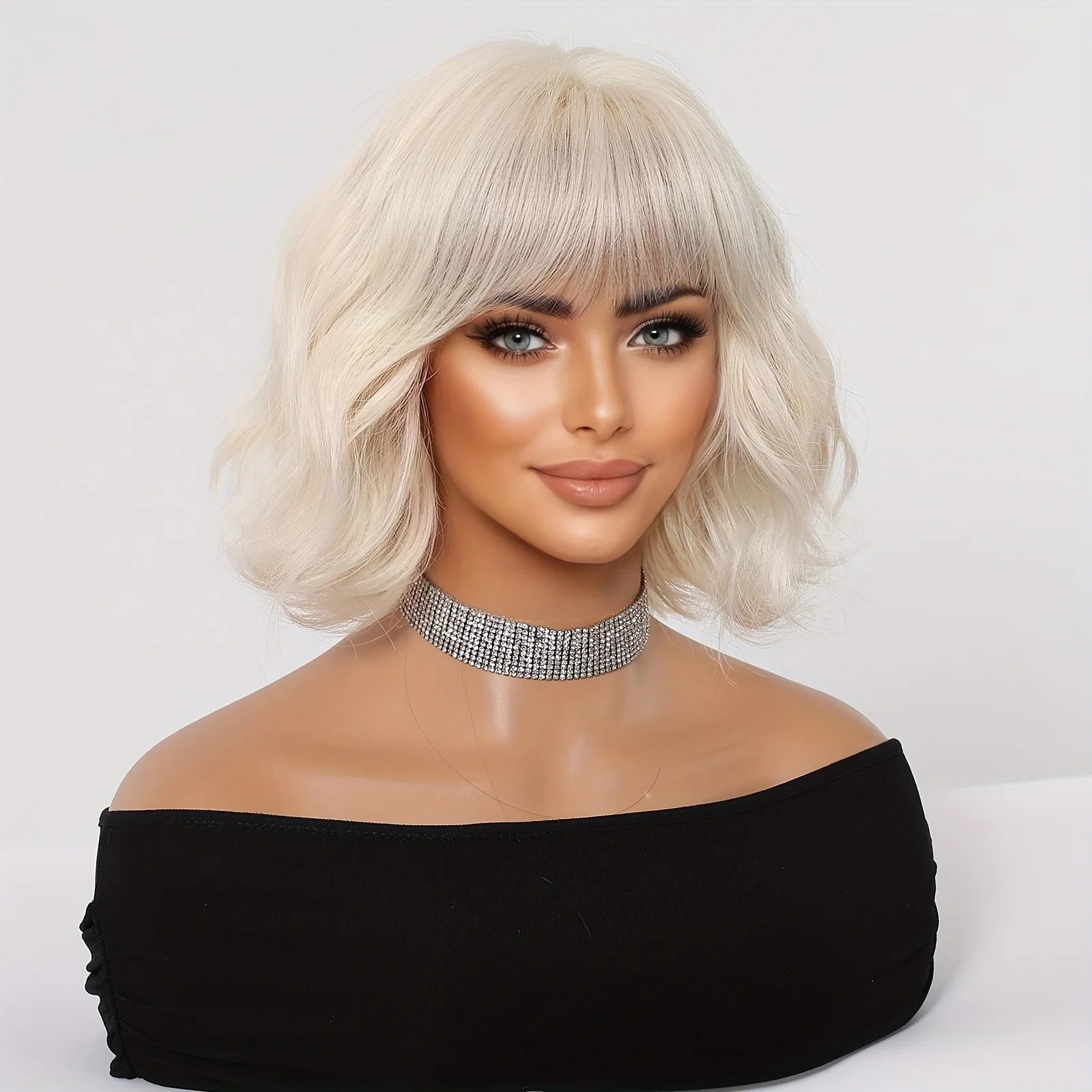 Synthetic Wig for Women, Short Machine-Made Curly Hair, Off-White, Enhances Complexion and Elegance, European and American Style Synthetic Wig