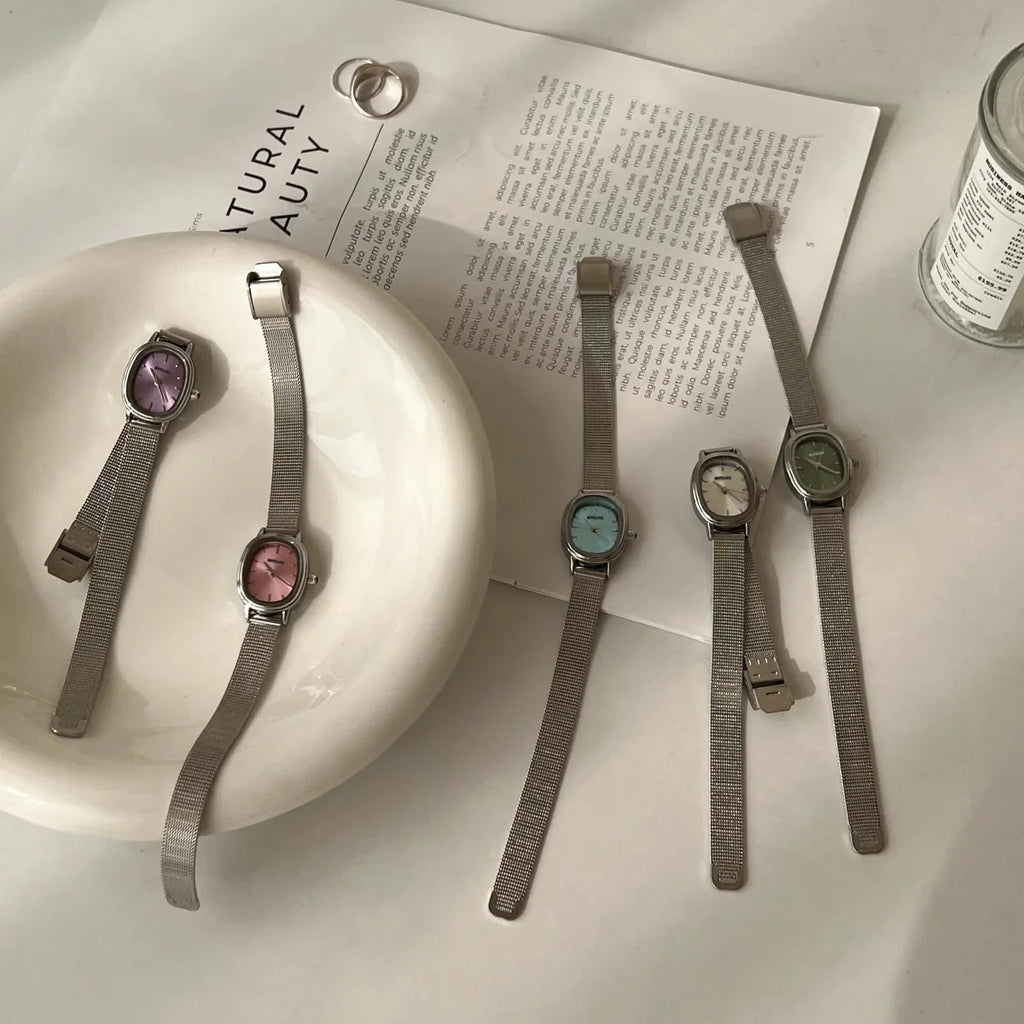 Small Oval Dial Green