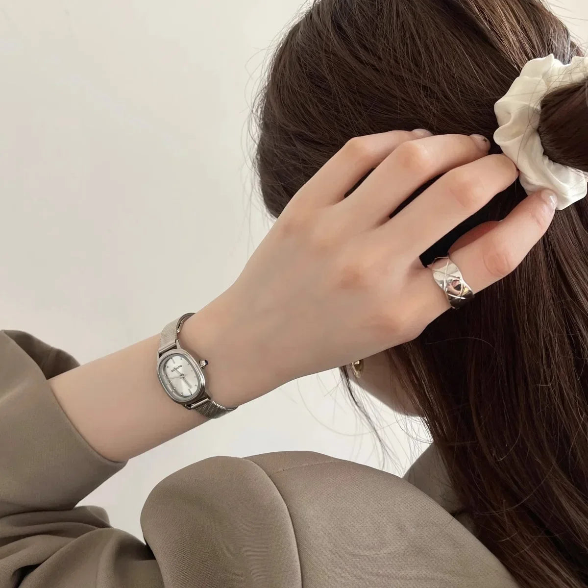 Small Oval Dial Green