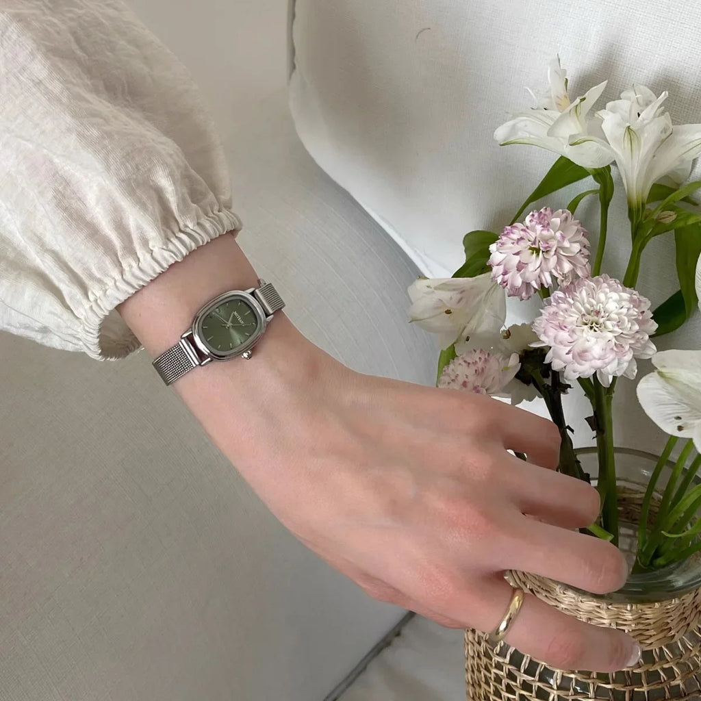 Small Oval Dial Green