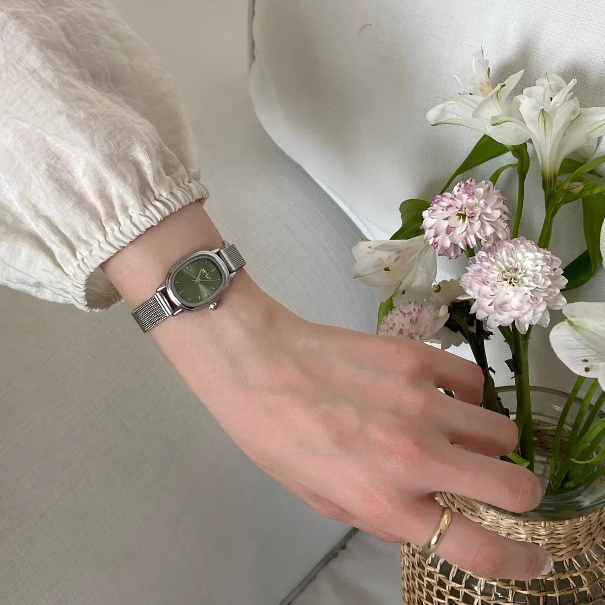 Small Oval Dial Green